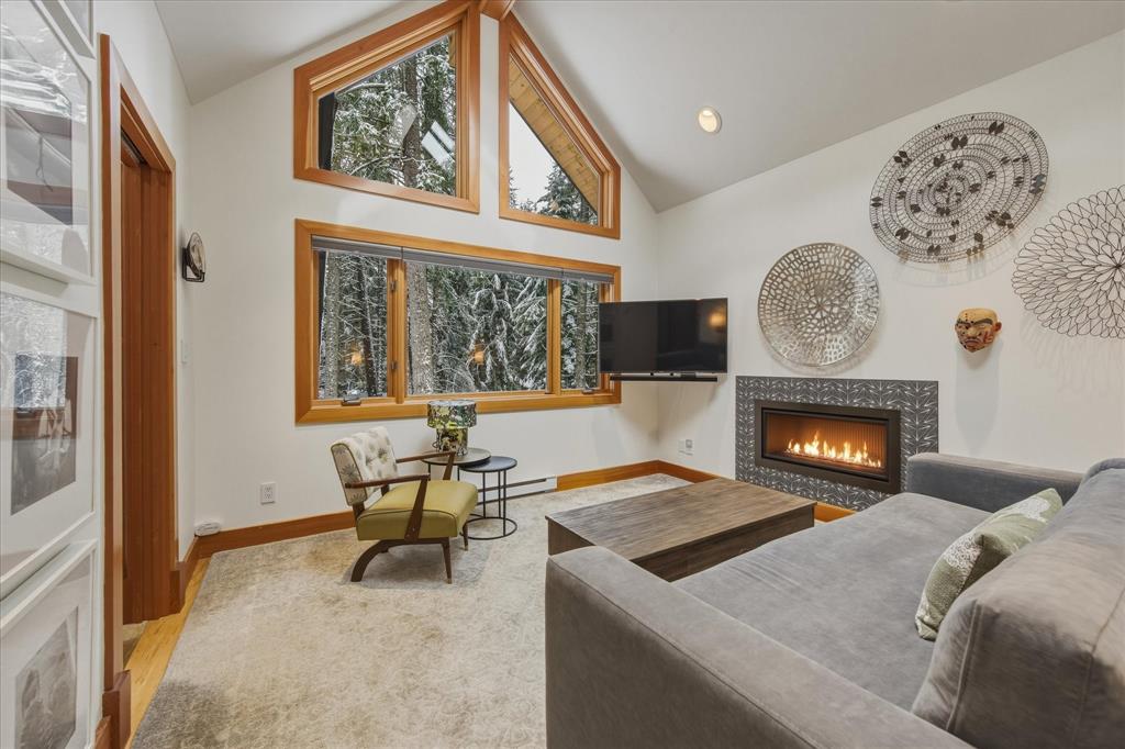 6725 Crabapple Drive