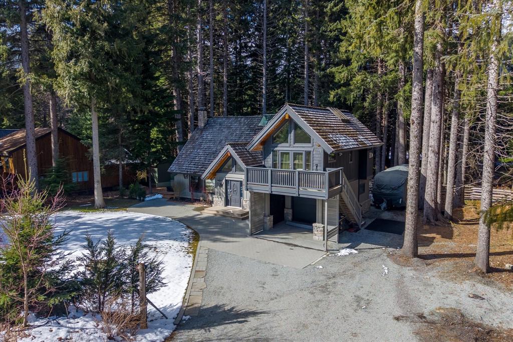 6725 Crabapple Drive