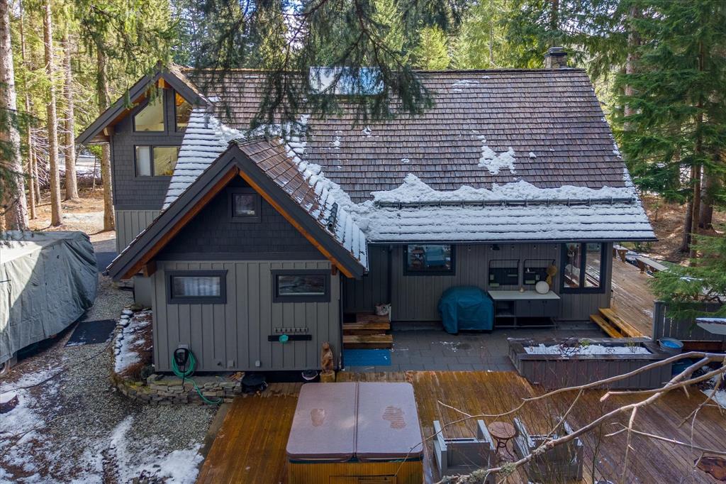 6725 Crabapple Drive