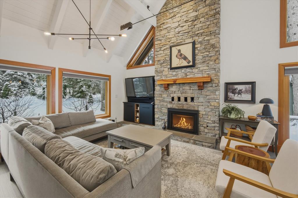 6725 Crabapple Drive