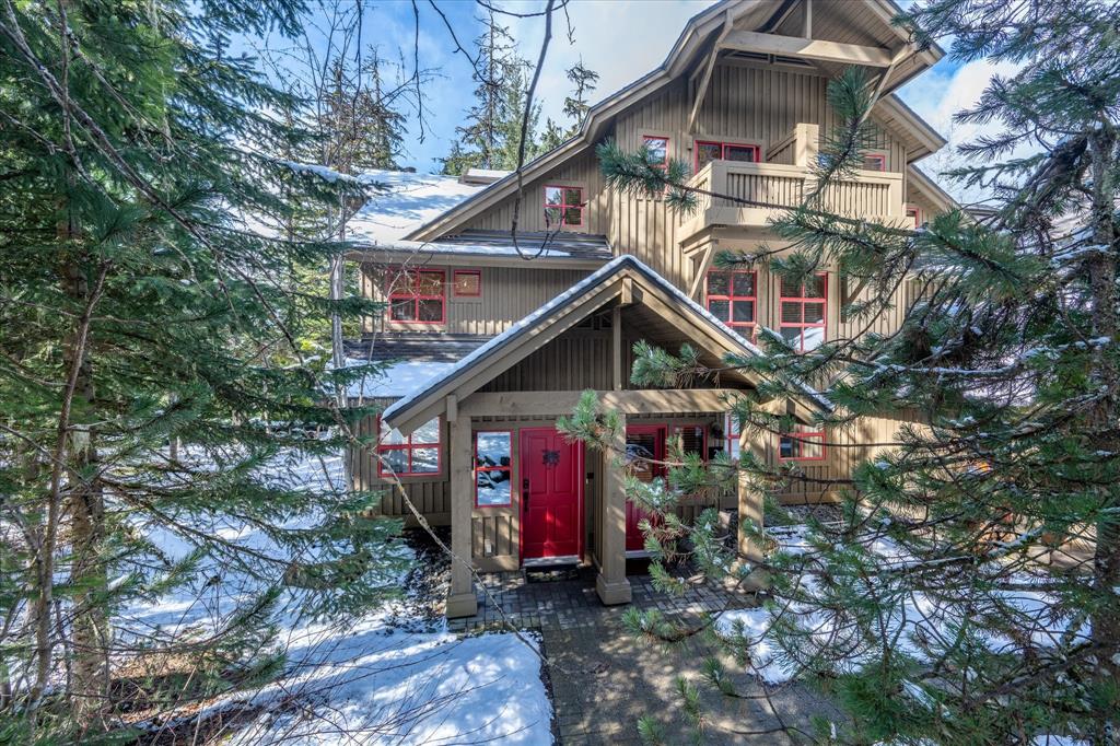 #1 – 4652 Blackcomb Way