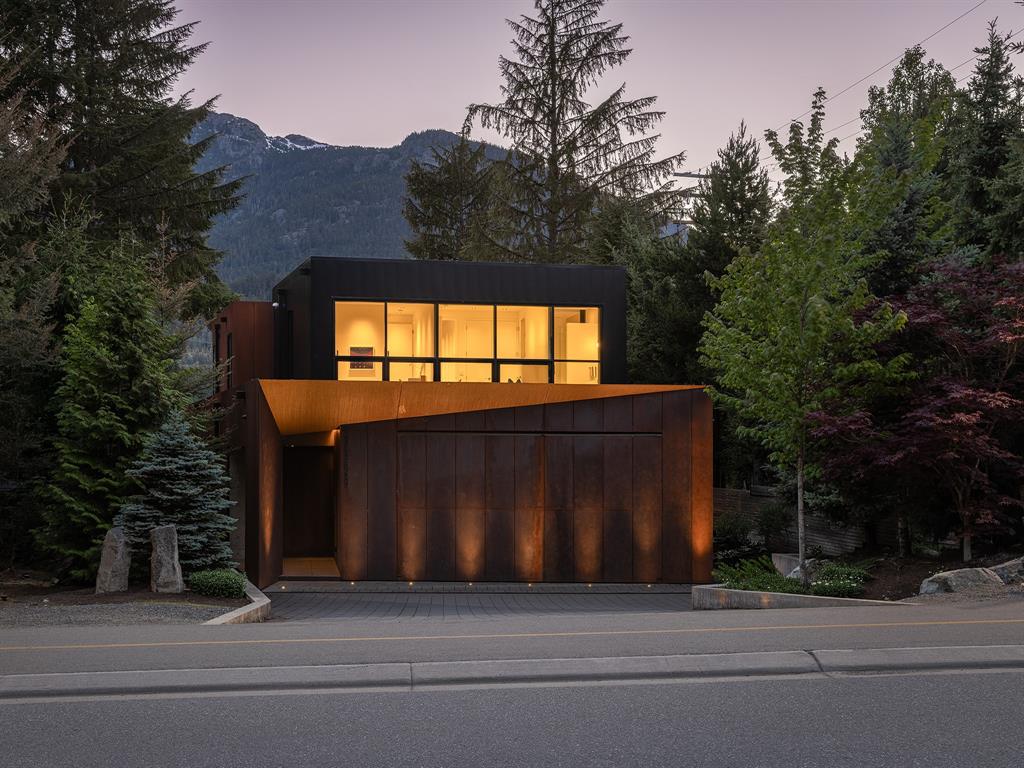 3258 Archibald Way
