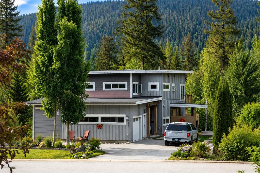 1087 Madeley Place