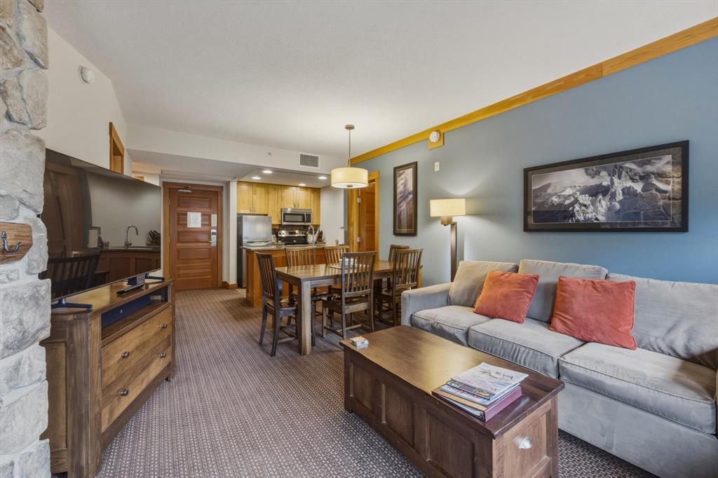 #416C – 2036 London Lane