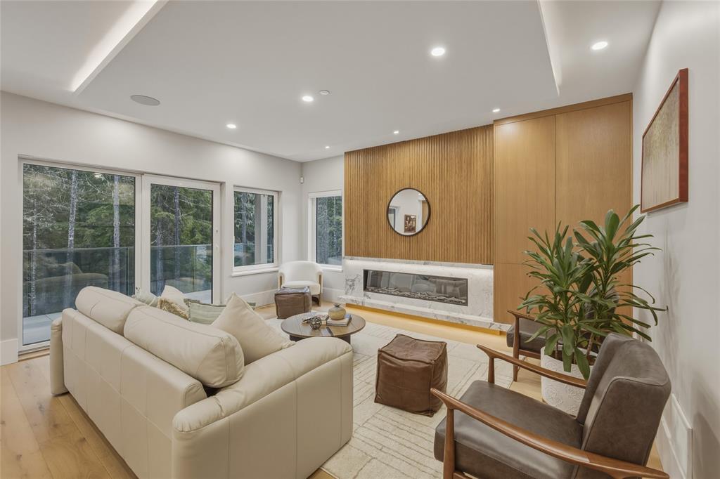 1733 River Run Place