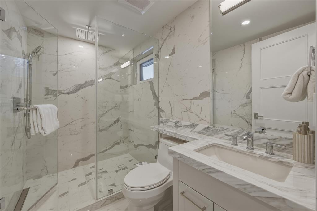 1733 River Run Place