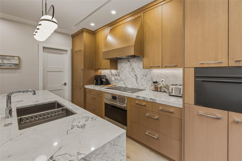 1733 River Run Place