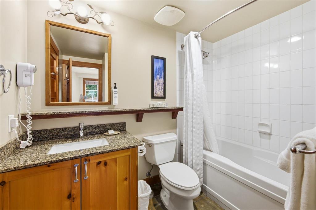 #637B – 2036 London Lane