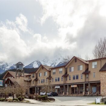 #204 – 1436 Portage Road