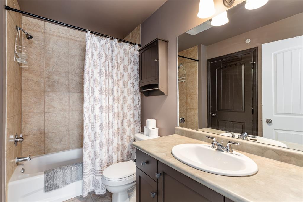 #204 – 1436 Portage Road