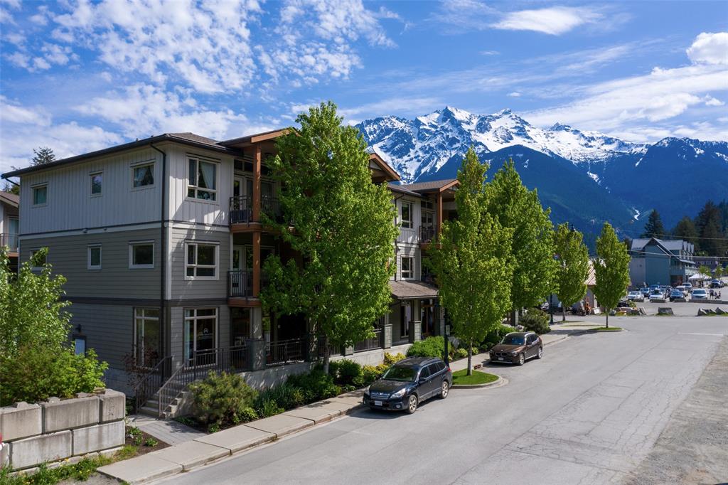 #6 – 7450 Prospect Street