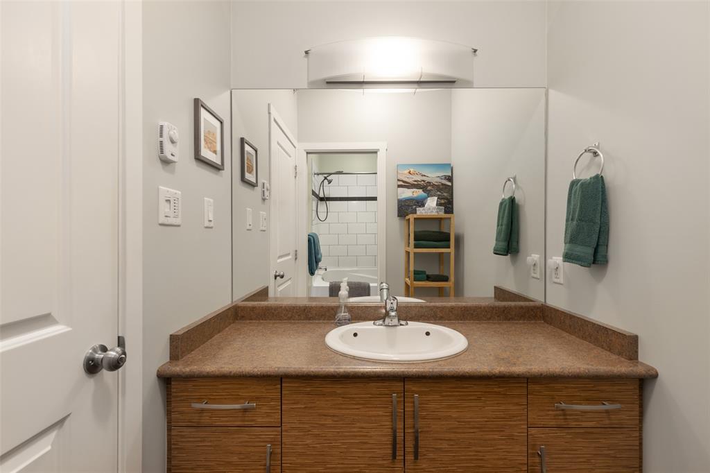 #6 – 7450 Prospect Street