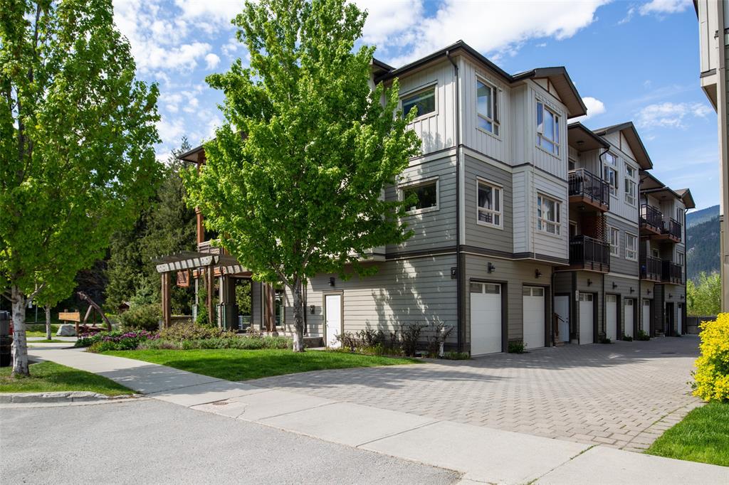 #6 – 7450 Prospect Street