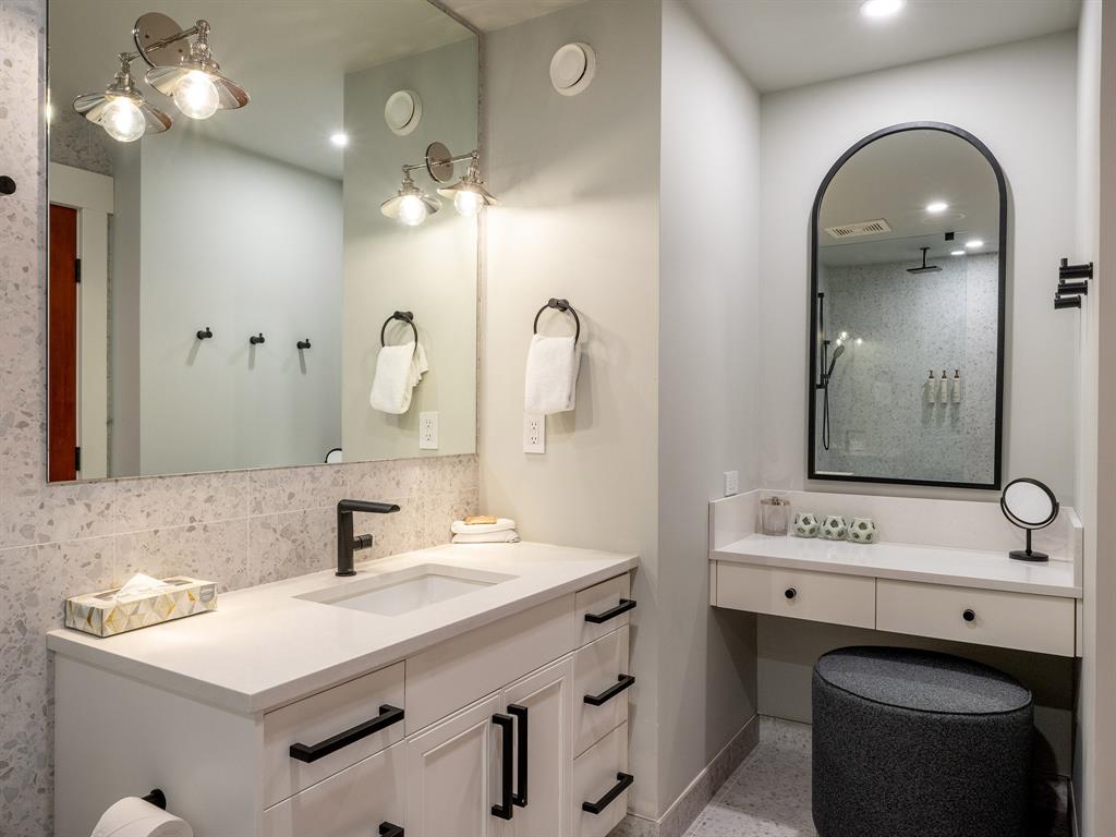 #2 – 2324 Taluswood Place