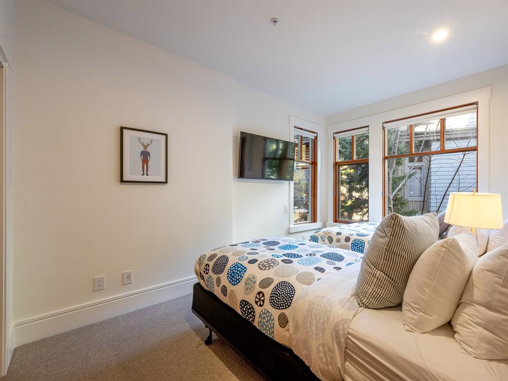 #2 – 2324 Taluswood Place