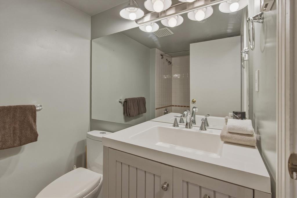 #308 – 4360 Lorimer Road