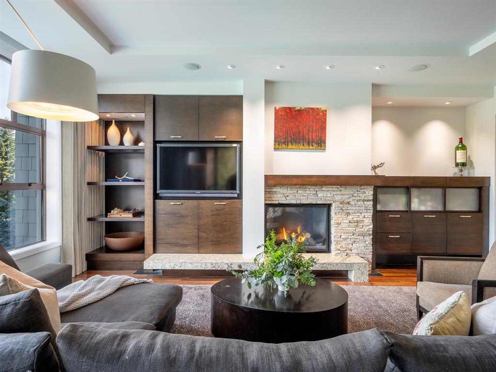 #33 – 4617 Blackcomb Way