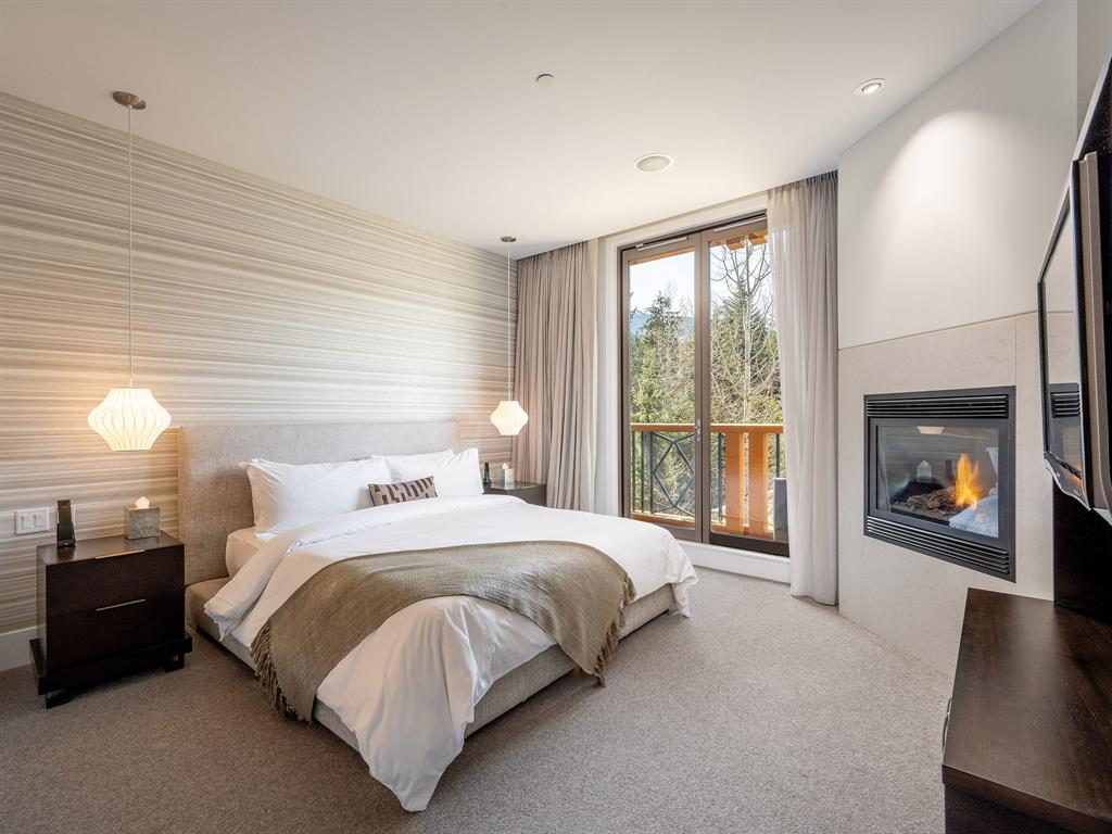 #33 – 4617 Blackcomb Way