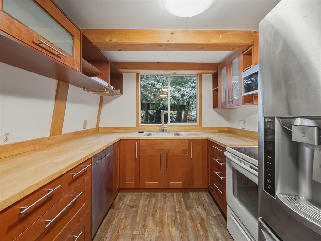 9539 Emerald Drive