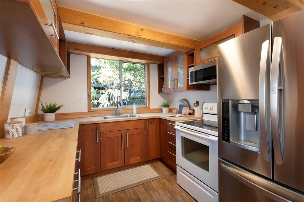 9539 Emerald Drive