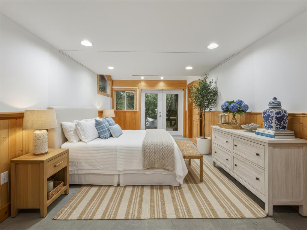 9539 Emerald Drive