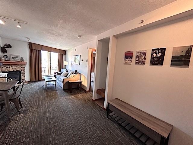 #633 – 4315 Northlands