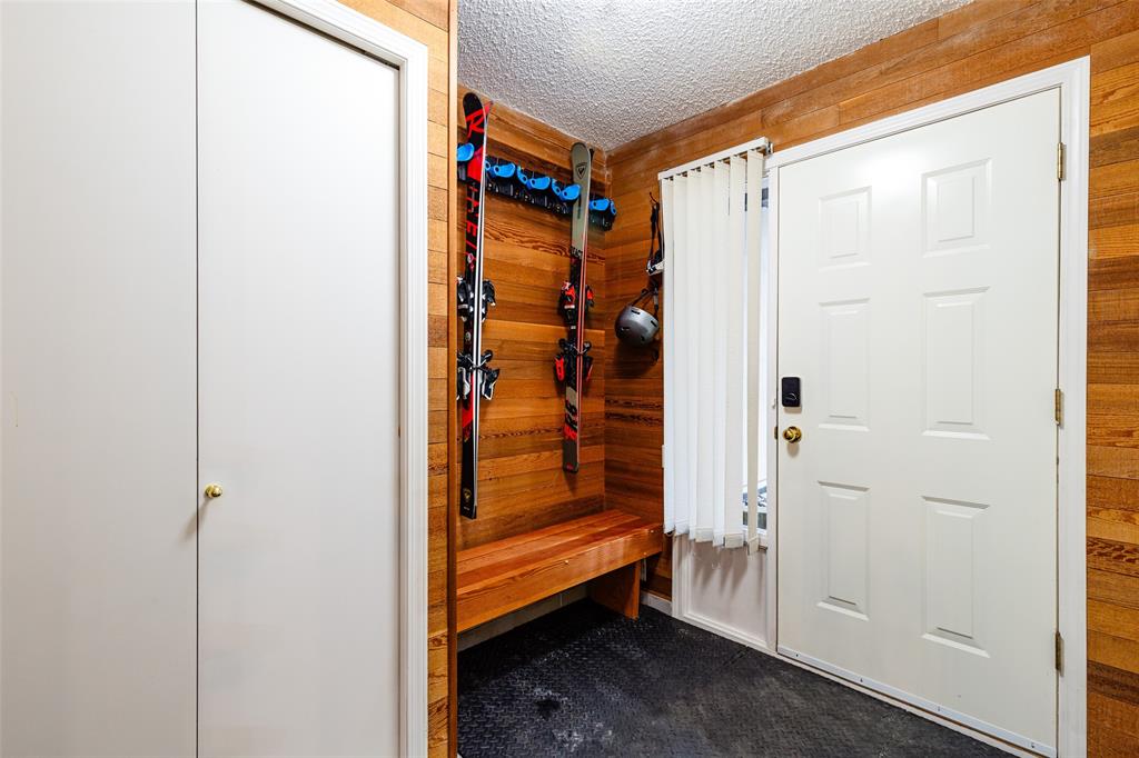 #18 – 4725 Spearhead Drive