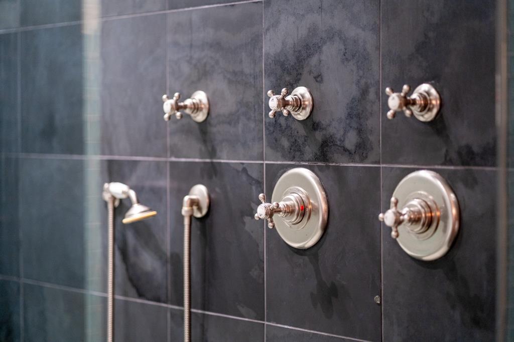 #614 – 2202 Gondola Way