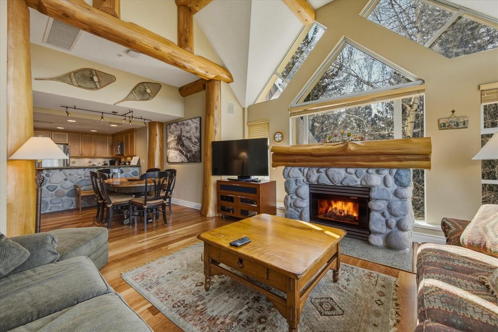 #409 – 4910 Spearhead Place