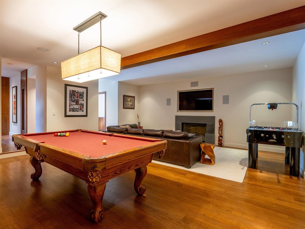 8364 Mountain View Drive