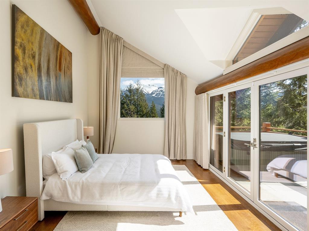 8364 Mountain View Drive