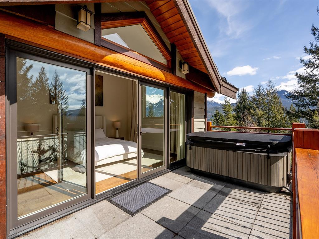 8364 Mountain View Drive