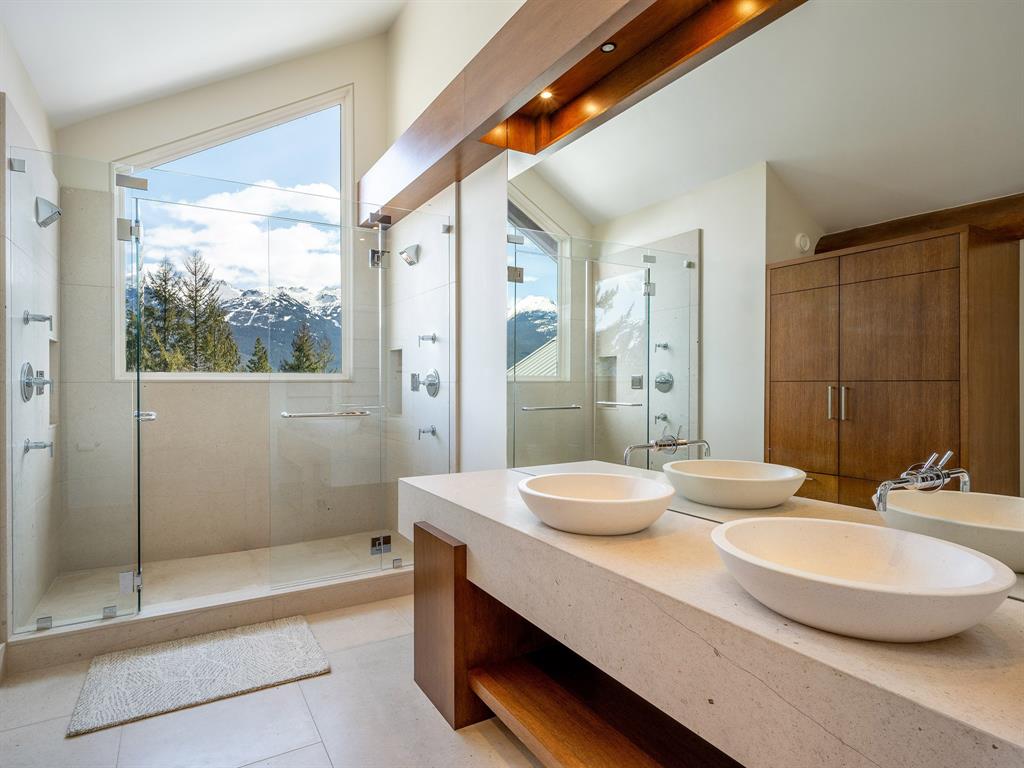 8364 Mountain View Drive