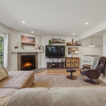 #2 – 7467 Prospect Street