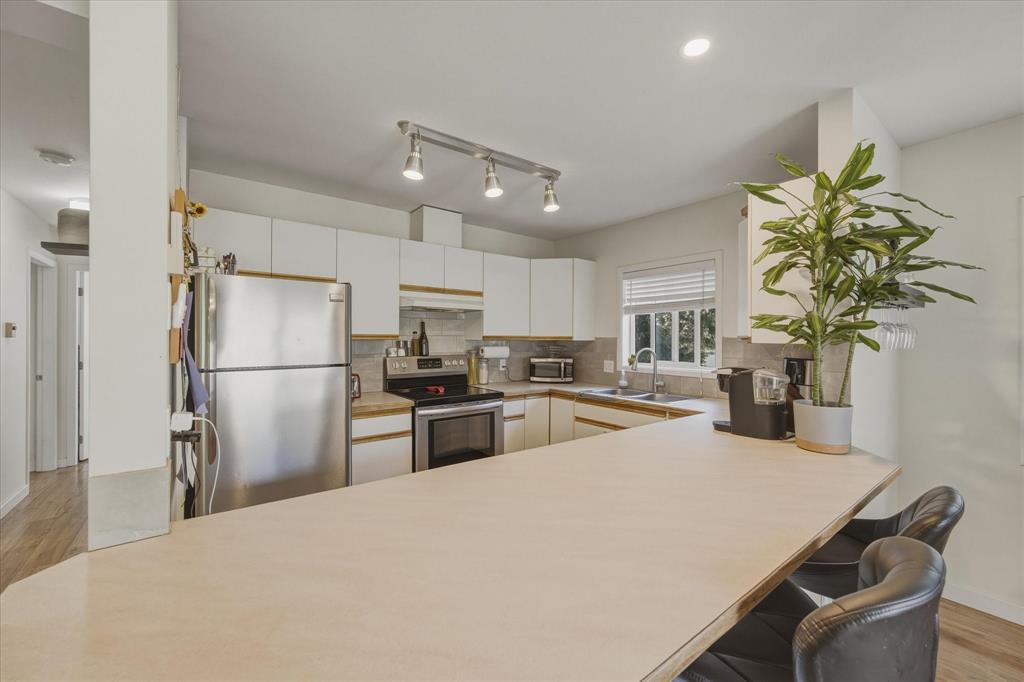 #2 – 7467 Prospect Street