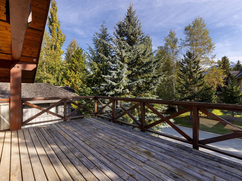 8107 Muirfield Crescent