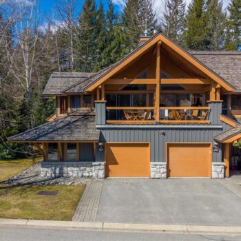 4827 Casabella Crescent