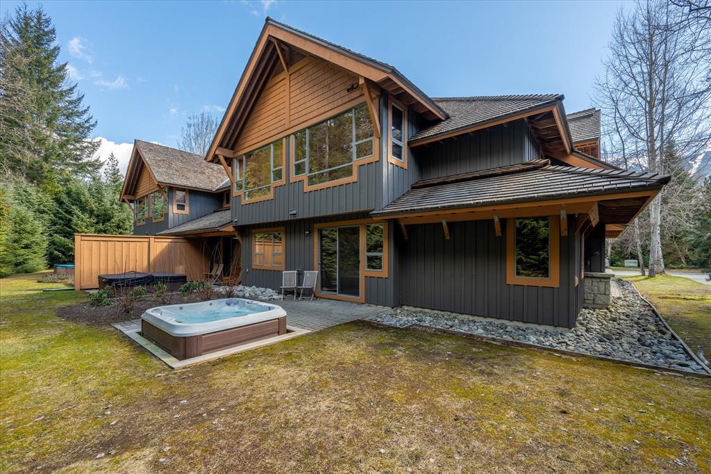 4827 Casabella Crescent