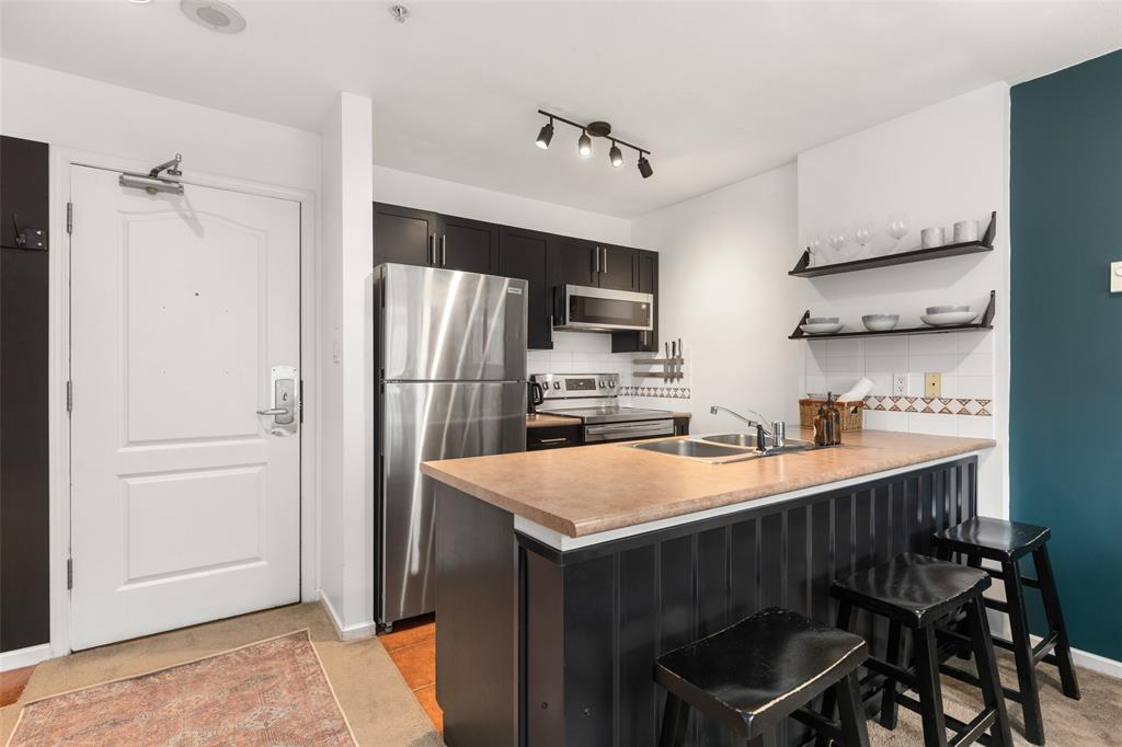 #407 – 4314 Main Street