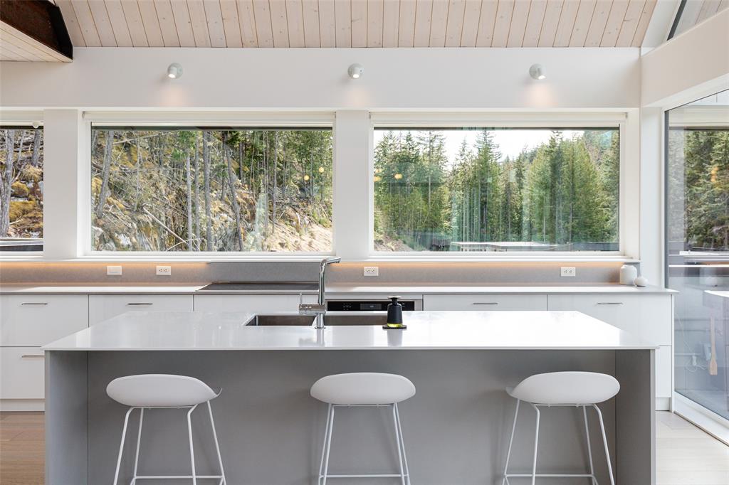 9111 Riverside Drive