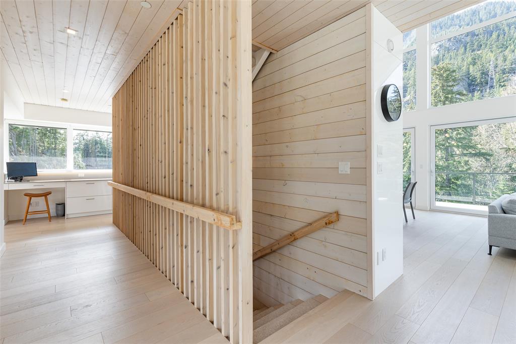 9111 Riverside Drive