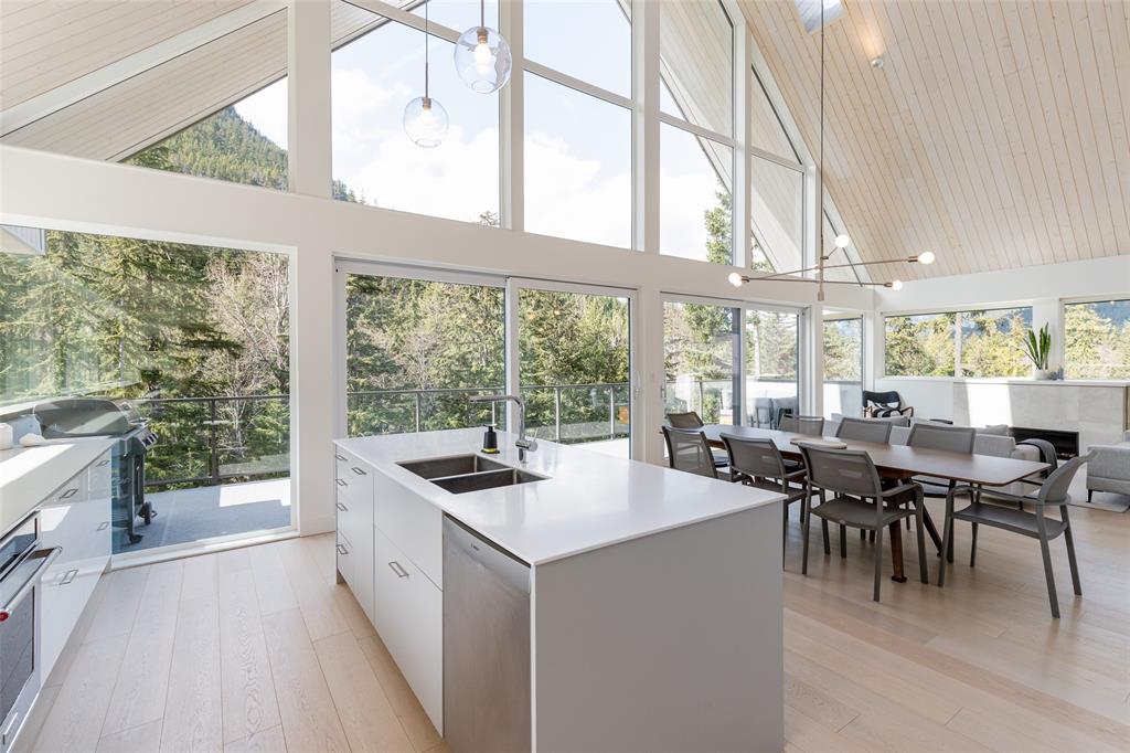 9111 Riverside Drive