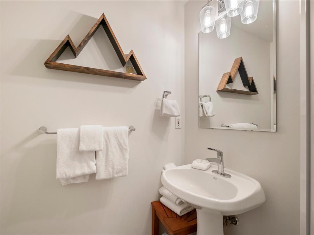 #20 – 4325 Northlands Boulevard