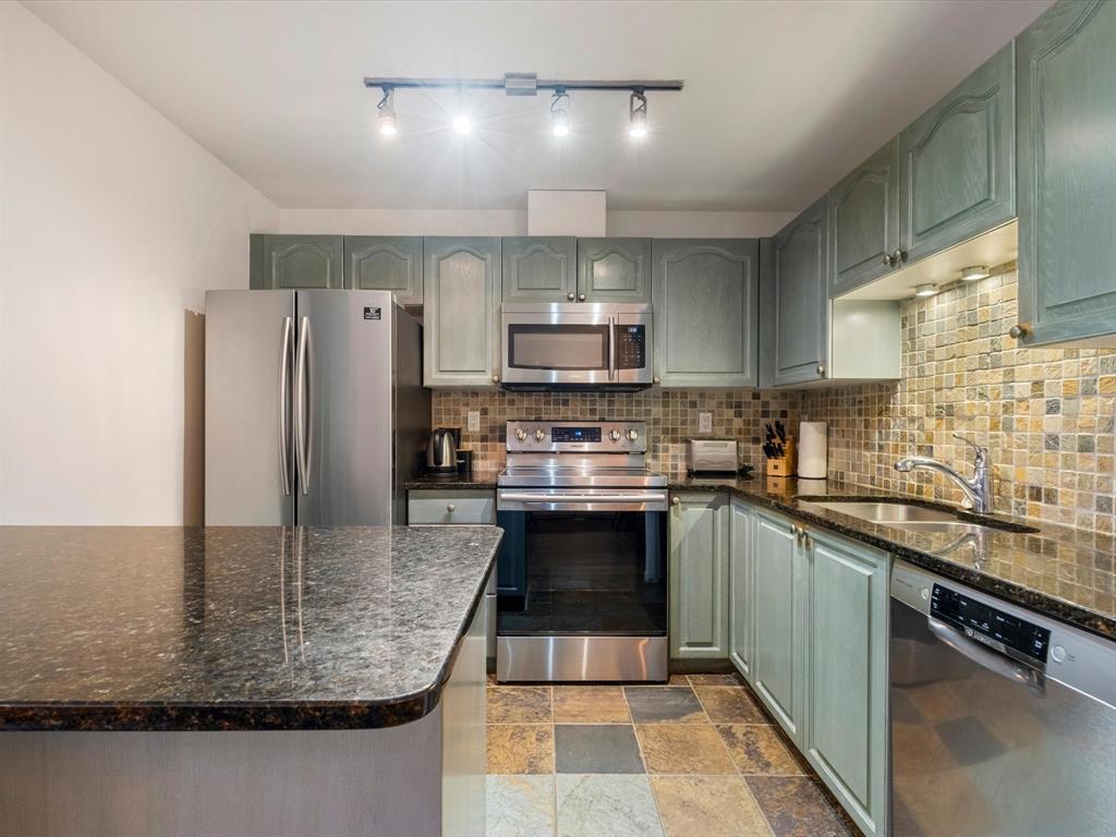 #20 – 4325 Northlands Boulevard