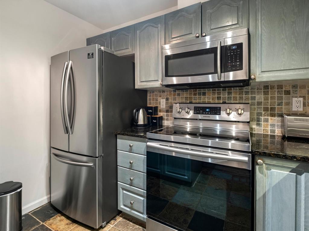 #20 – 4325 Northlands Boulevard