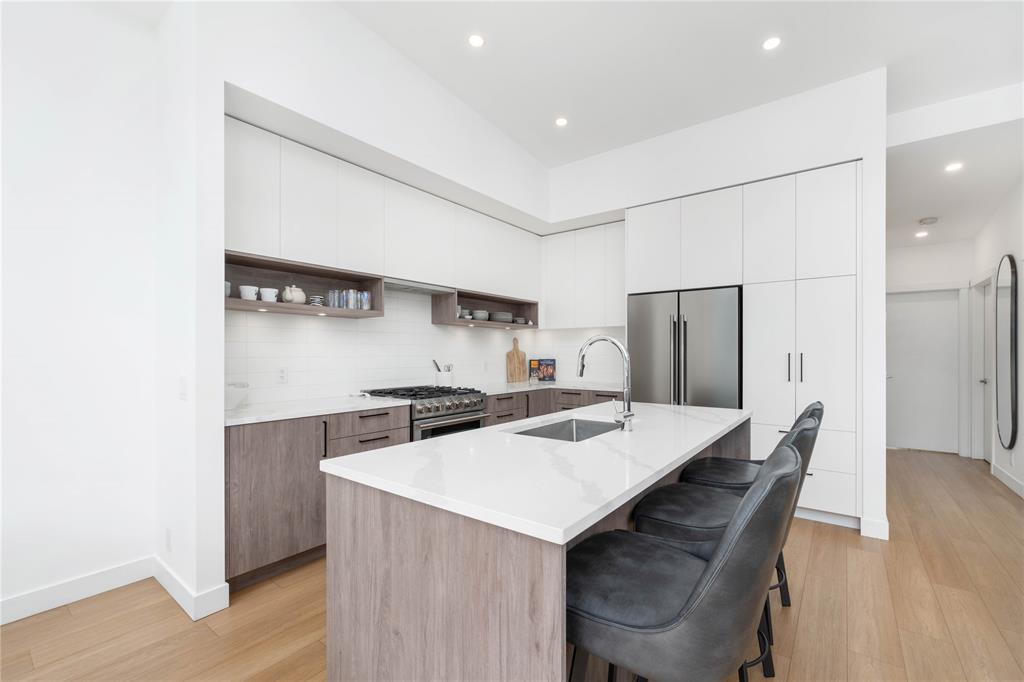 #41 – 4000 Sunstone Way