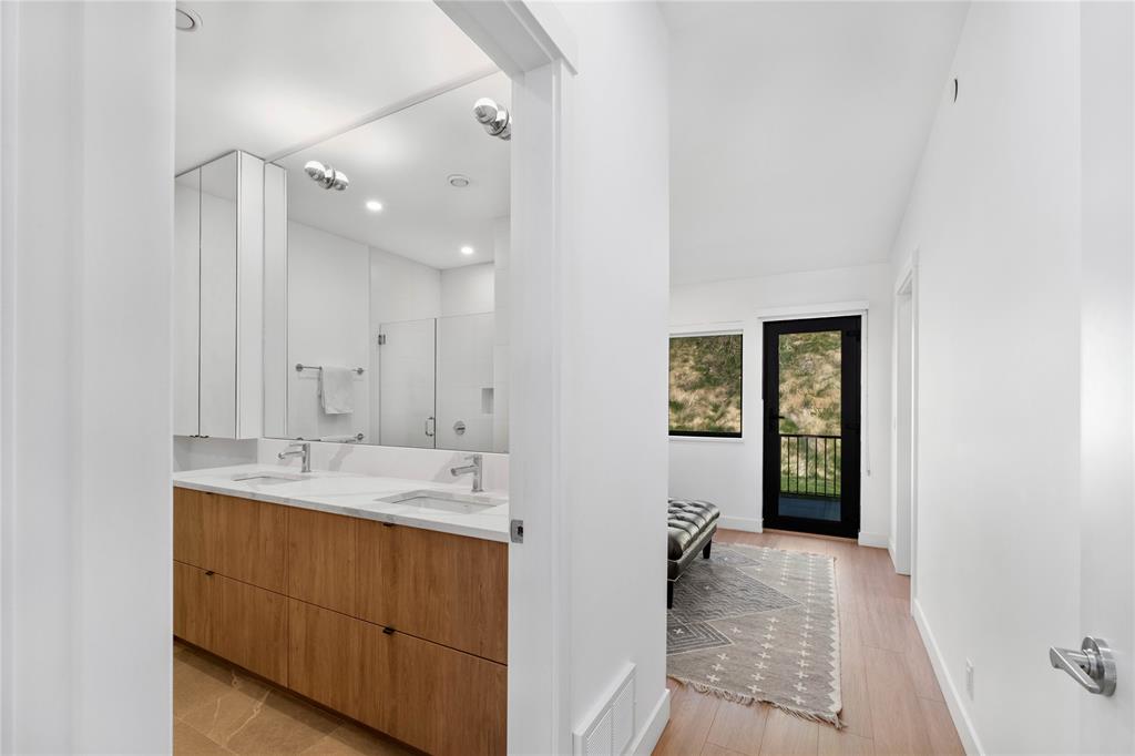 #41 – 4000 Sunstone Way