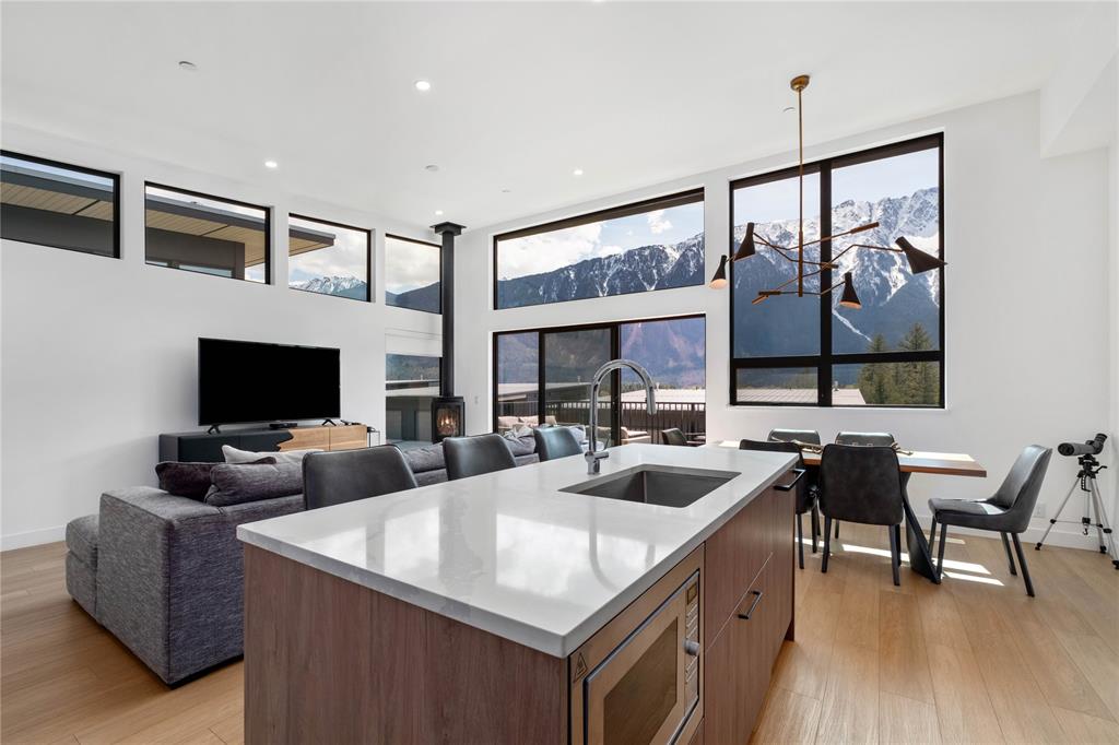 #41 – 4000 Sunstone Way