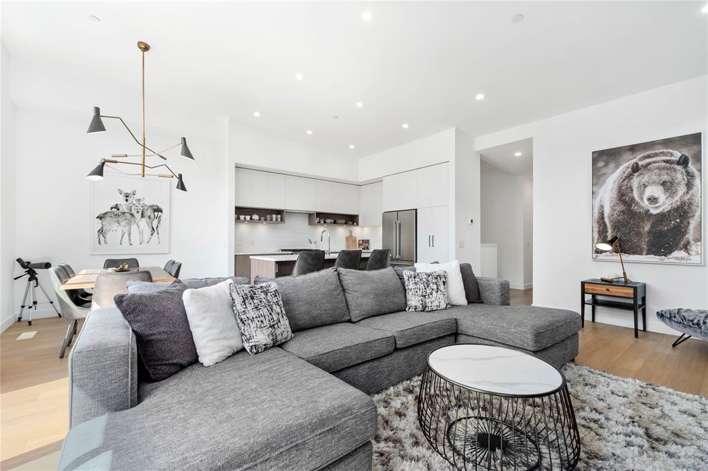 #41 – 4000 Sunstone Way