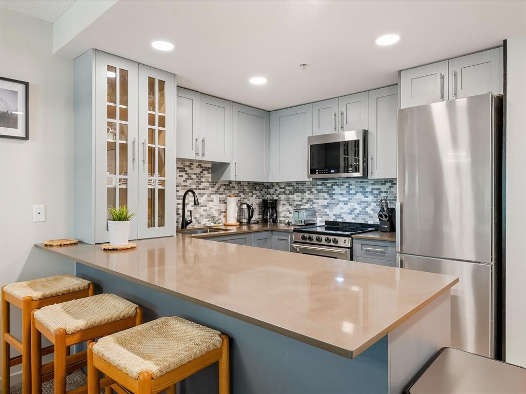 #415 – 4910 Spearhead Place